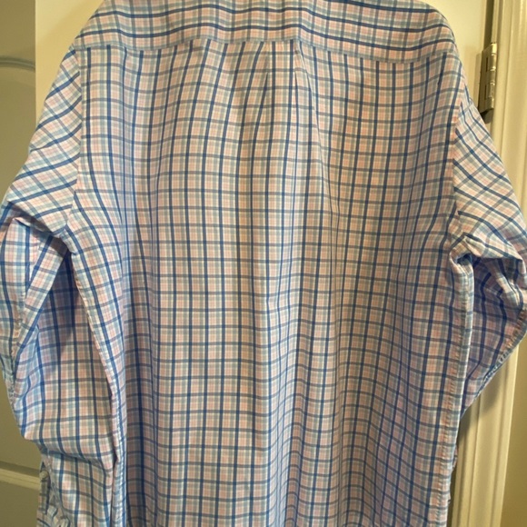 Dockers button down shirt for Men in size XL.  Cool summer plaid.  Looks great! - Picture 2 of 6